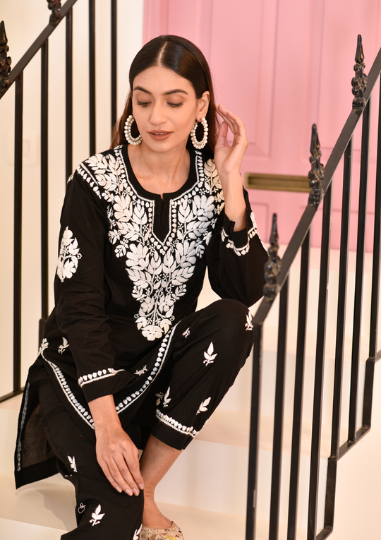 Black Color Cotton Suit Set With Organza Dupatta – Nirbani
